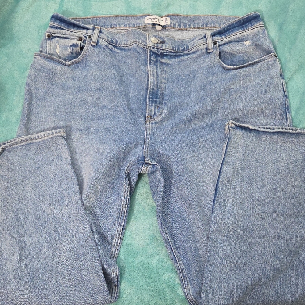 ABERCROMBIE & FITCH Light Blue High Rise Jeans